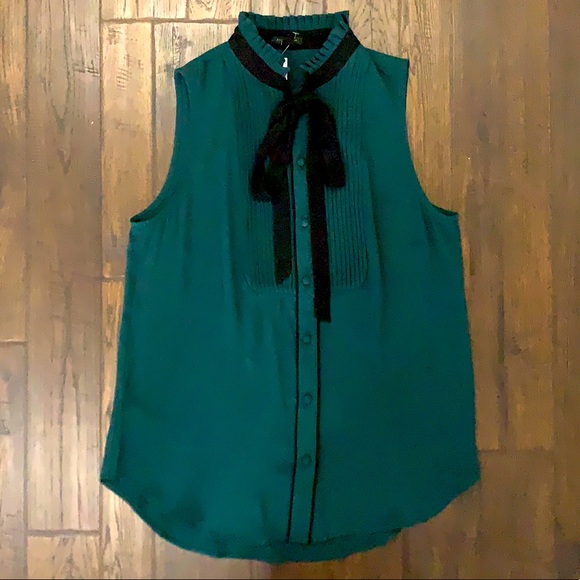 Ann Taylor Tops - Ann Taylor Sleeveless Tie Neck Blouse